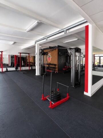 Sala treningowa Trening na POZIOMIE Sala treningowa w studiu Trening na POZIOMIE w Mierzynie
