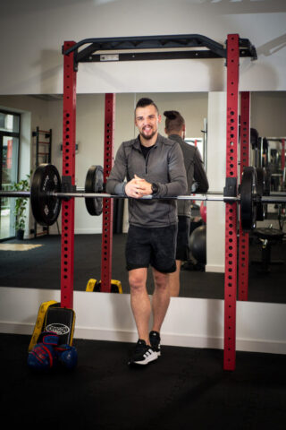 Jakub Płuciennik trener personalny Jakub Płuciennik trener personalny w studiu Trening na POZIOMIE w Mierzynie